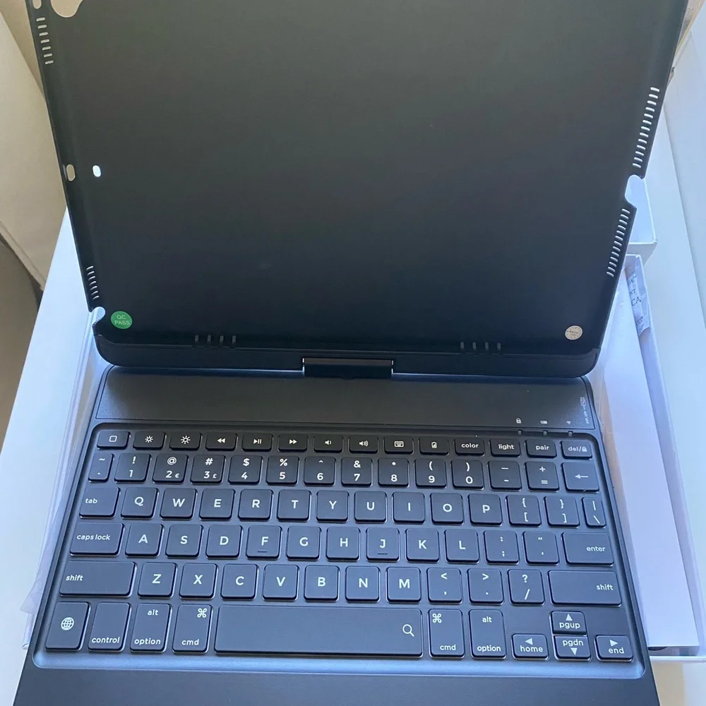 360 Keyboard Case for iPad 9.7”